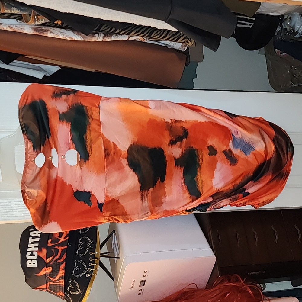 DRESS